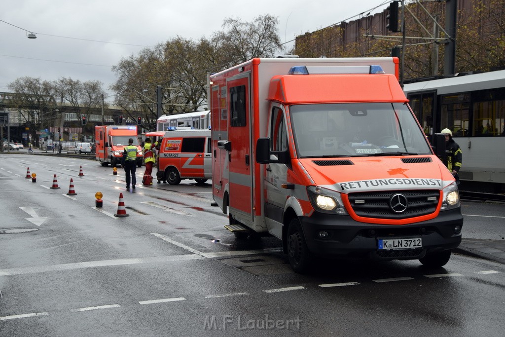 VU PKW KVB Bahn Koeln Deutz Deutz Muelheimerstr P10.JPG - Miklos Laubert